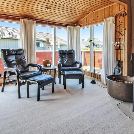 Veijo - 800m From The Sea By Interhome