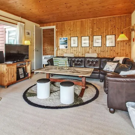 Vakantiehuis Veijo - 800m From The Sea By Interhome *